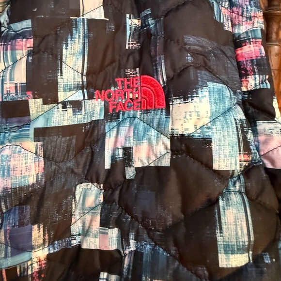 North Face patterned vest - Picture 3 of 6
